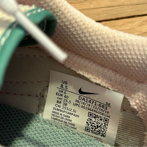 Nike Daybreak Corduroy Desert Berry Sneakers - Picture 7 of 7